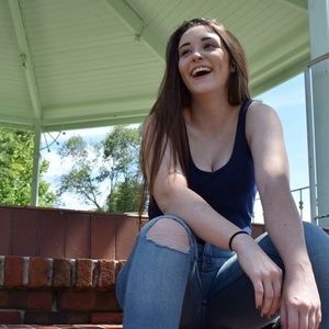 Meet your Posher, Alexis